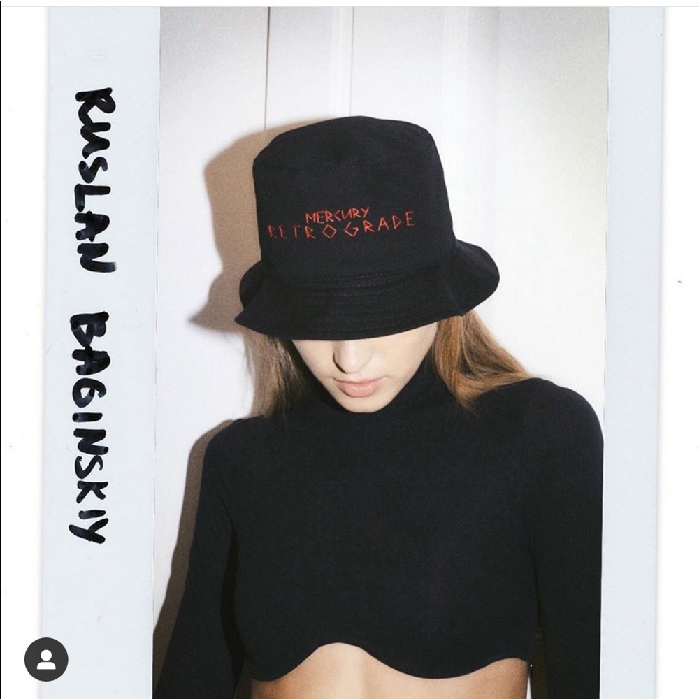 RB bucket hat